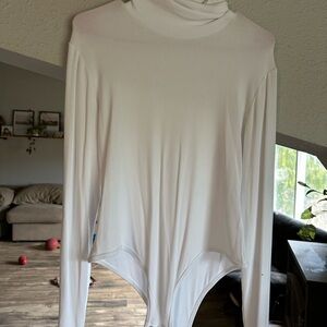 ReoRia Classic White Turtleneck Bodysuit